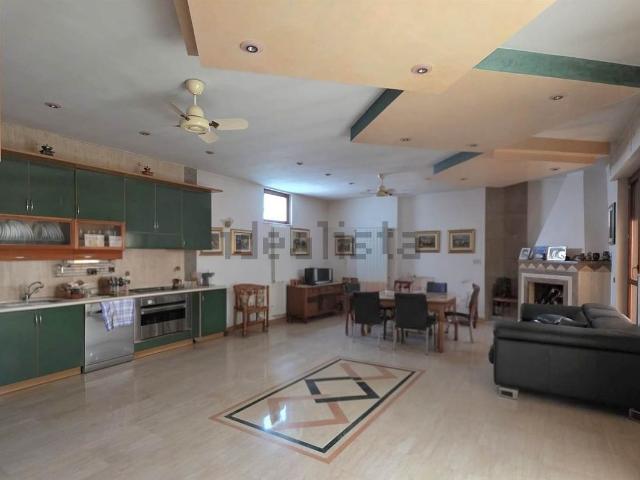 Villetta indipendente in vendita di 213 m²