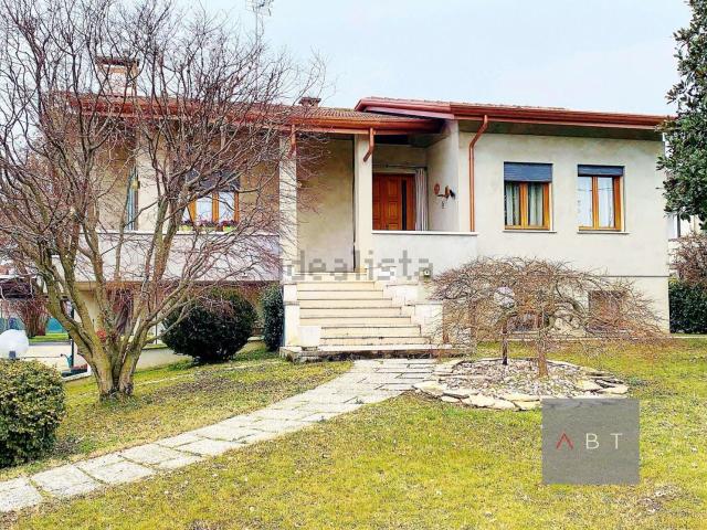 Villetta indipendente in vendita di 213 m²