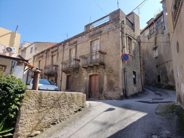 Villetta indipendente in vendita di 213 m² in Via Giuseppe Garibaldi, 31