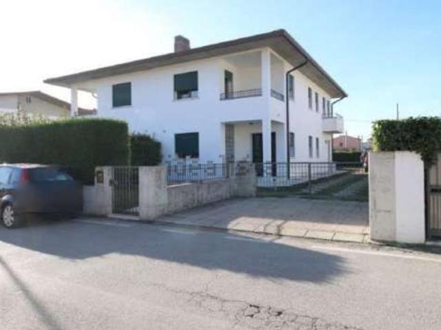 Villetta indipendente in vendita di 213 m² in Via Giuseppe Verdi, 7