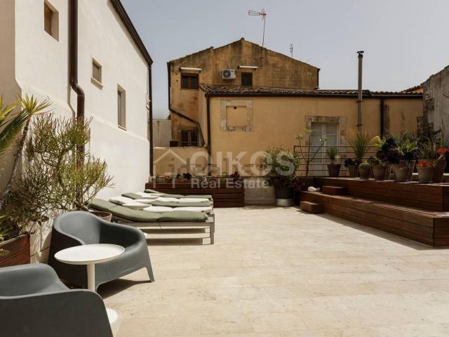 Villetta indipendente in vendita di 213 m² in Via Giovanni Nicotera, 46