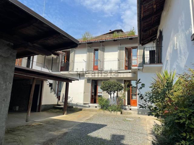 Villetta indipendente in vendita di 213 m² in Via Griselda, 66