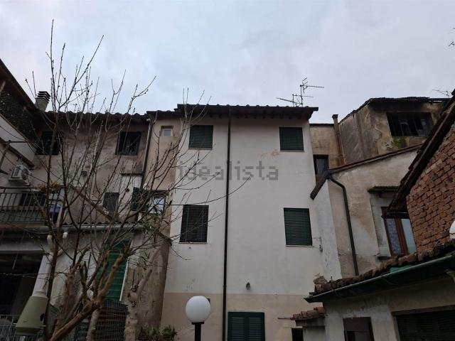 Villetta indipendente in vendita di 213 m² in Via Livornese