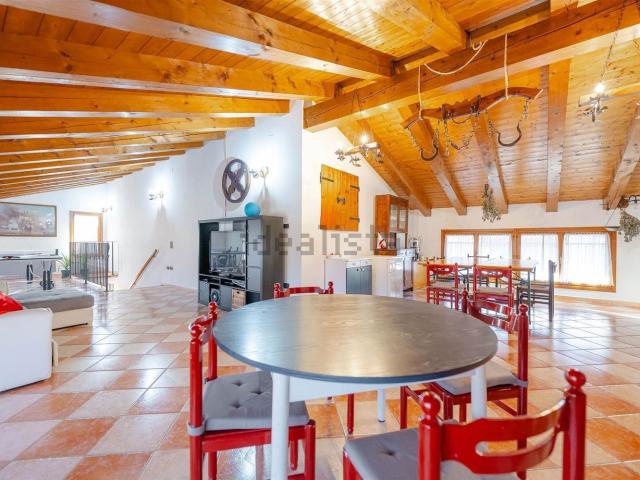 Villetta indipendente in vendita di 213 m² in Via Luxore, 3