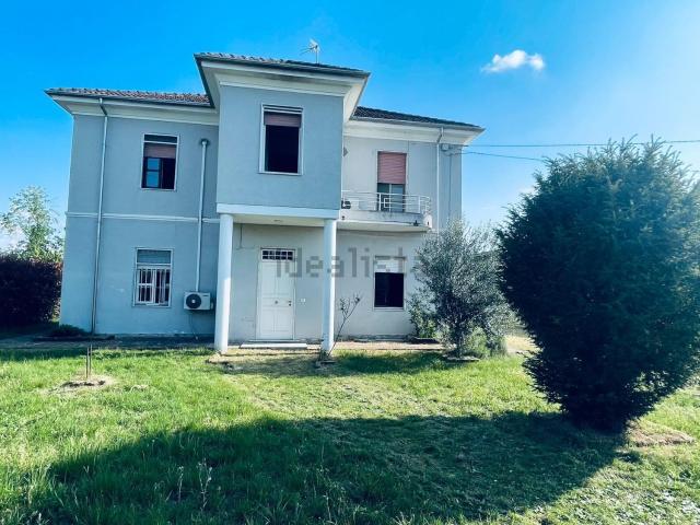 Villetta indipendente in vendita di 213 m² in Via Piacenza, 123