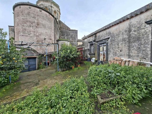 Villetta indipendente in vendita di 213 m² in Via Regina Elena, 42