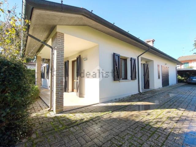 Villetta indipendente in vendita di 214 m² in Via Giovanni Grilli, 7