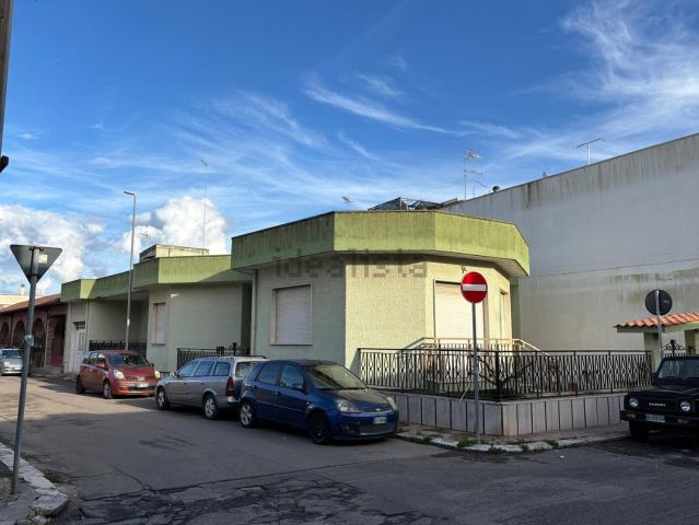 Villetta indipendente in vendita di 214 m² in Via Duca d&apos Aosta, 8