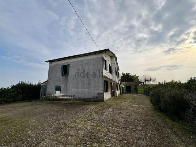 Villetta indipendente in vendita di 214 m² in Via Morosina
