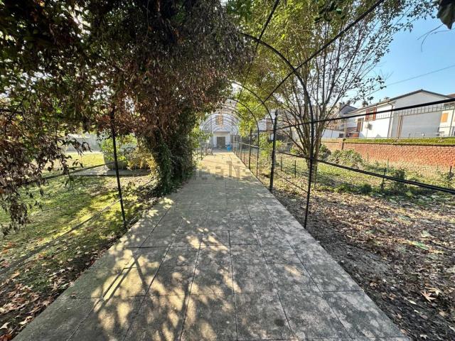 Villetta indipendente in vendita di 214 m² in Via Trieste, 3