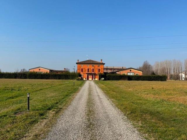 Villetta indipendente in vendita di 2159 m² in Strada Baccelliera, 84