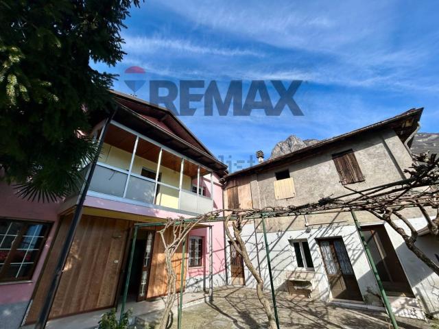 Villetta indipendente in vendita di 215 m²
