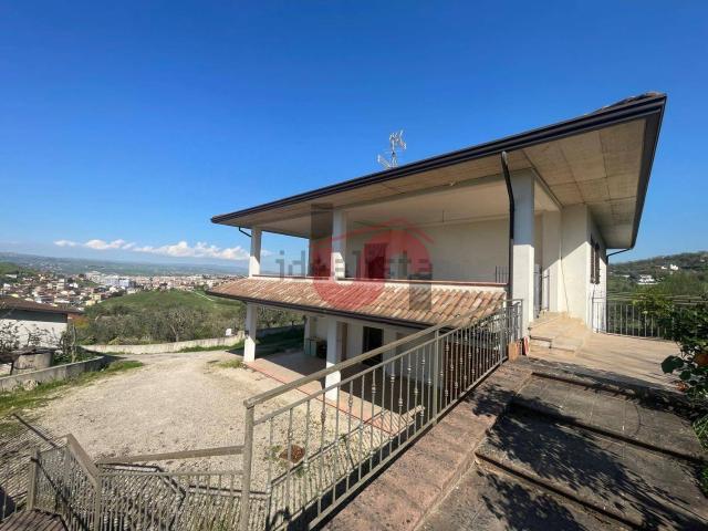 Villetta indipendente in vendita di 215 m²