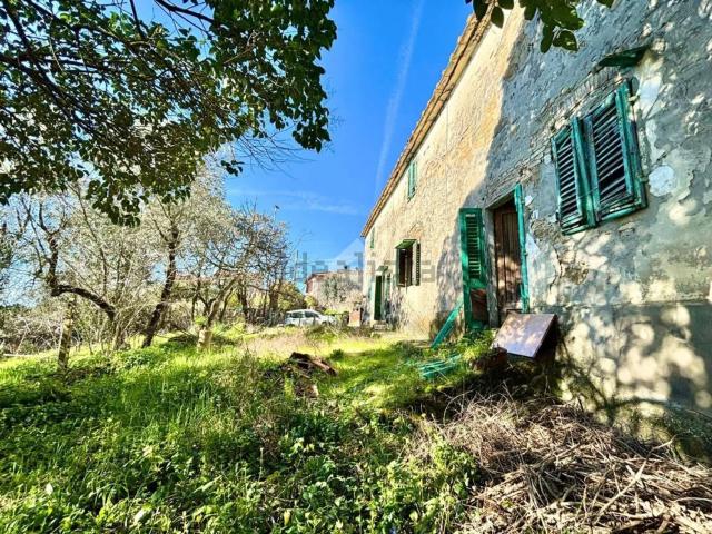 Villetta indipendente in vendita di 215 m² in Via Castra, 23
