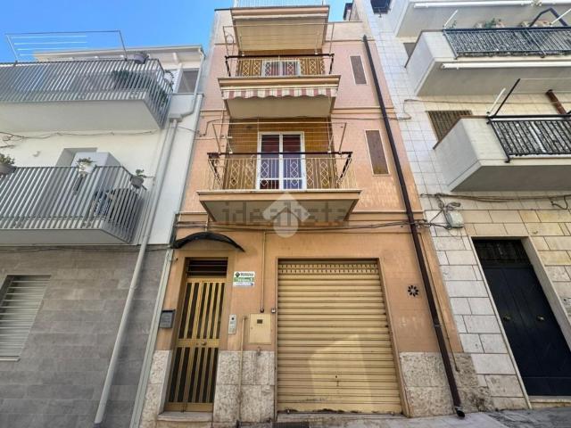 Villetta indipendente in vendita di 215 m² in Via Bengasi, 38