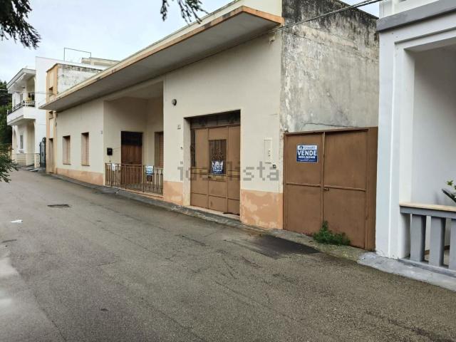 Villetta bifamiliare in vendita di 200 m² in Via Gabriele D&apos Annunzio, 7