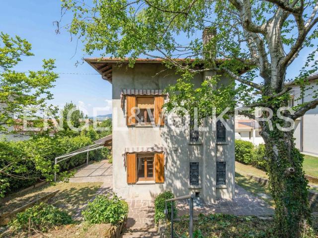 Villetta indipendente in vendita di 215 m² in Via dei Campigli