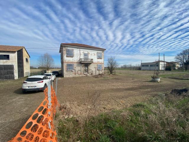 Villetta indipendente in vendita di 215 m² in Via Imperiale, 181