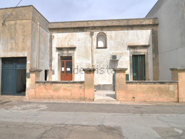Villetta indipendente in vendita di 215 m² in Via Indipendenza