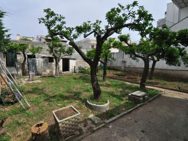 Villetta indipendente in vendita di 215 m² in Via Indipendenza