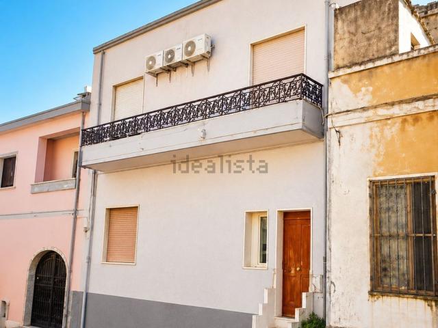 Villetta indipendente in vendita di 215 m² in Via Monteleone, 18