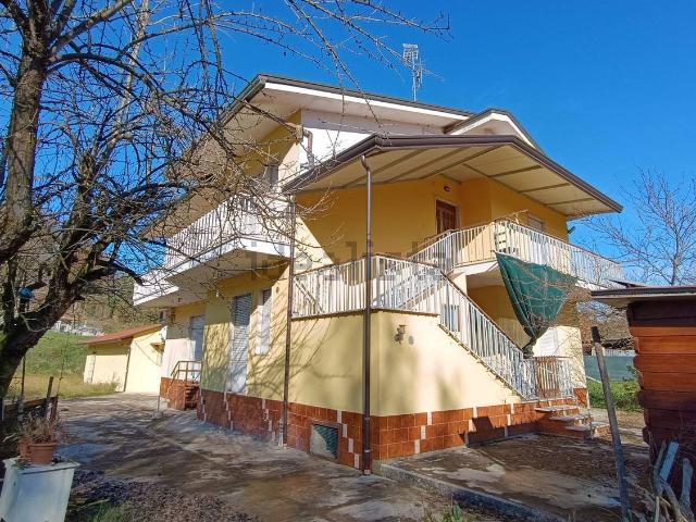 Villetta indipendente in vendita di 215 m² in Via Marano