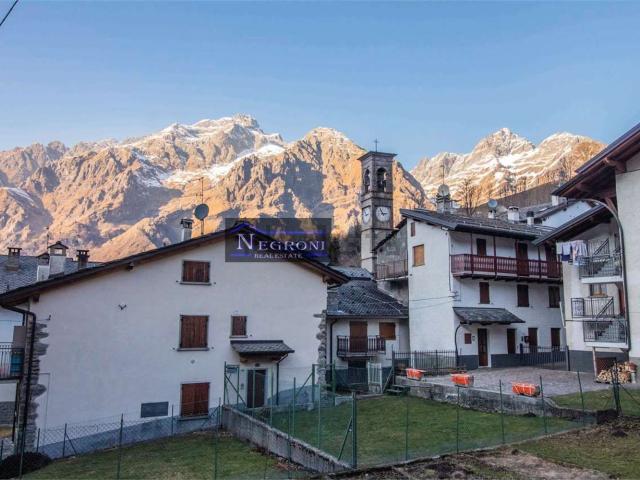 Villetta indipendente in vendita di 215 m² in Via San Bernardino, 96