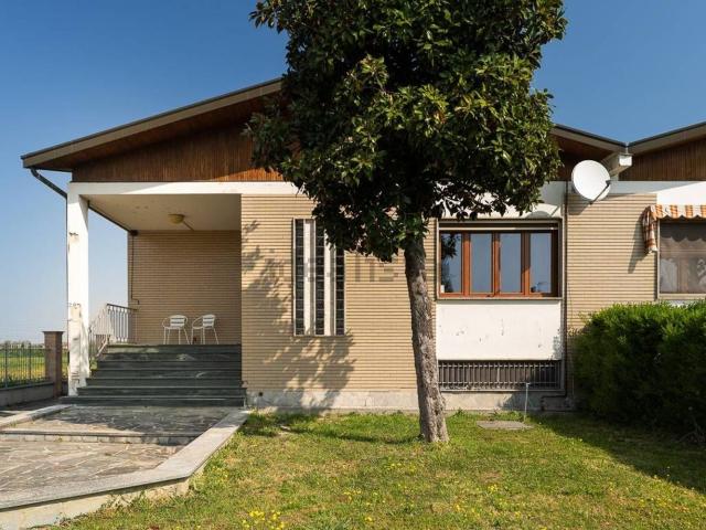 Villetta indipendente in vendita di 215 m² in Via Piacenza