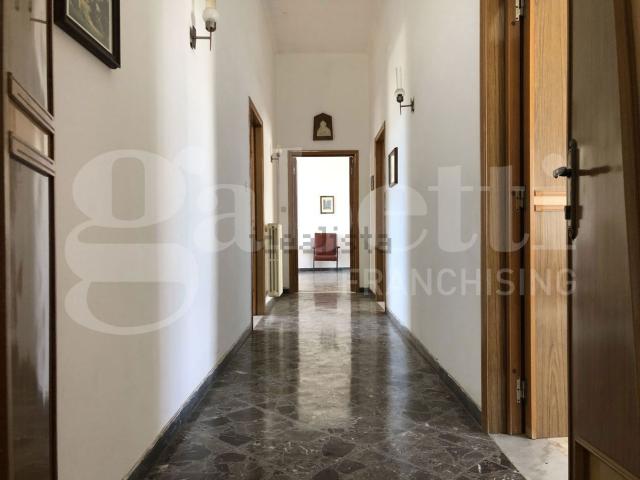 Villetta indipendente in vendita di 215 m² in Via Roma, 25