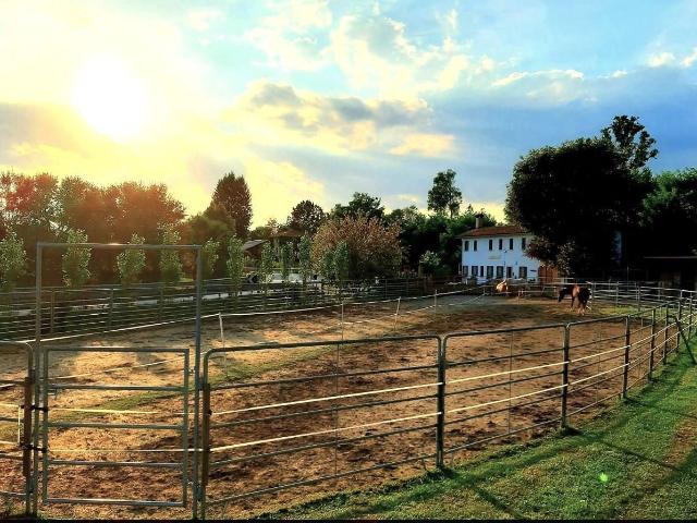 Villetta indipendente in vendita di 215 m² in Via Resteggia, 2