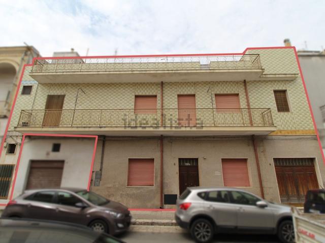 Villetta indipendente in vendita di 215 m² in Via Ruggiero Normanno, 4