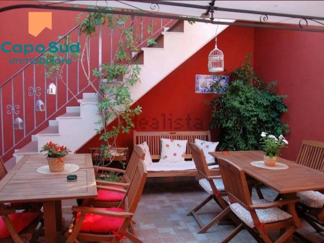 Villetta indipendente in vendita di 215 m² in Via Vittorio Emanuele