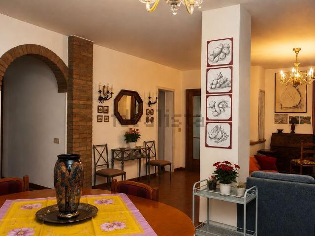 Villetta indipendente in vendita di 215 m² in Frazione Copermio, 28