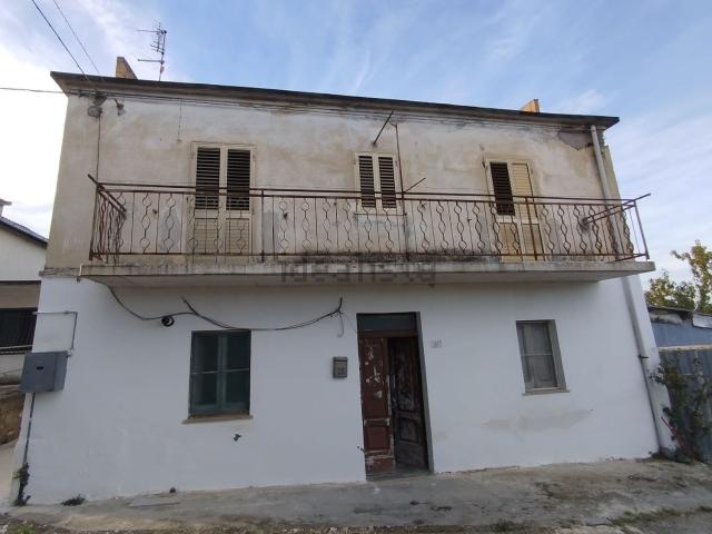 Villetta indipendente in vendita di 215 m² in Località Anello, 37
