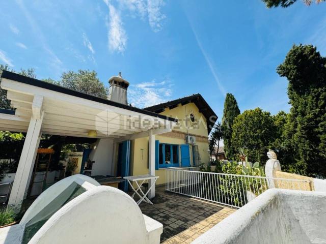 Villetta indipendente in vendita di 215 m² in Strada del Palazzo