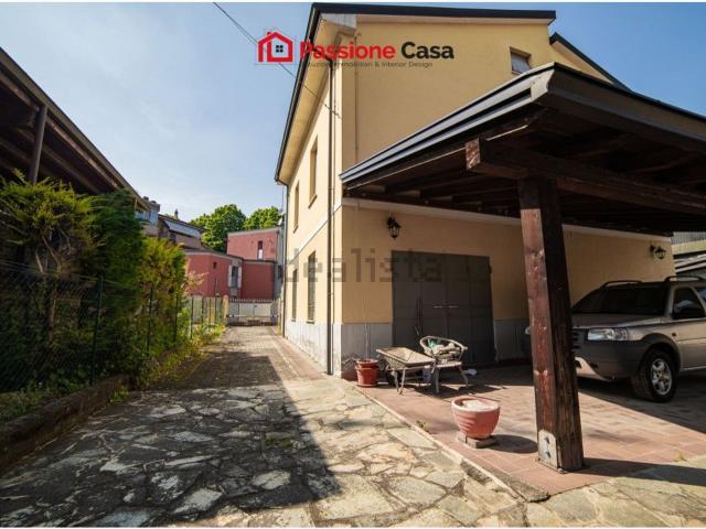 Villetta indipendente in vendita di 216 m²