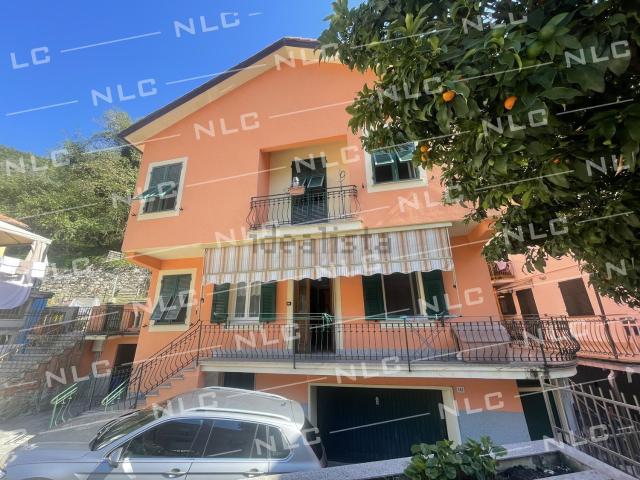 Villetta indipendente in vendita di 216 m² in Via Aldo Moro, 139