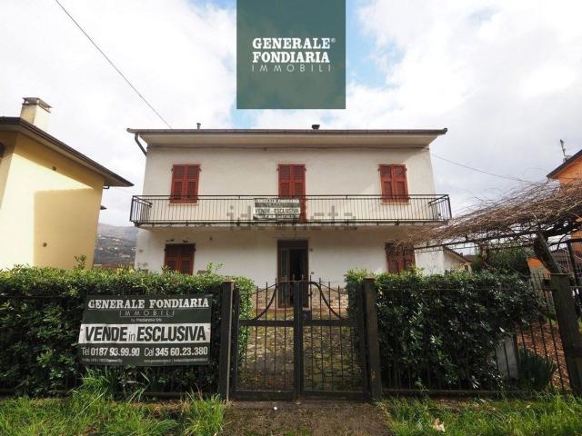 Villetta indipendente in vendita di 216 m² in Via Aldo Moro, 30
