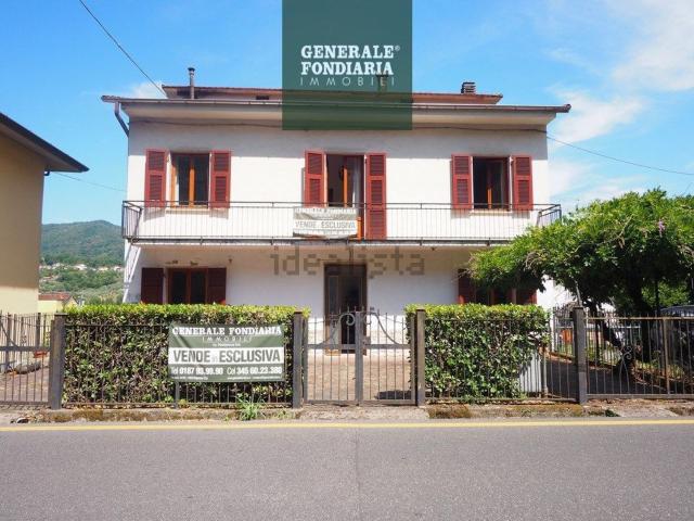 Villetta indipendente in vendita di 216 m² in Via Aldo Moro, 30