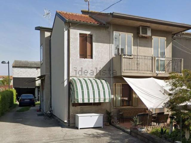 Villetta indipendente in vendita di 216 m² in Via Asilo