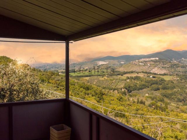 Villetta indipendente in vendita di 216 m² in Via Mirtense, 132