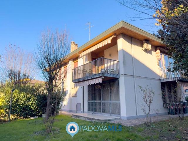 Villetta indipendente in vendita di 216 m² in Via Pietro Micca