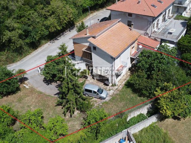 Villetta indipendente in vendita di 217 m² in Via Libia