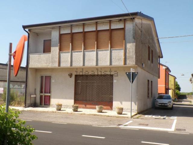 Villetta indipendente in vendita di 217 m² in Via F. Cavallotti, 92