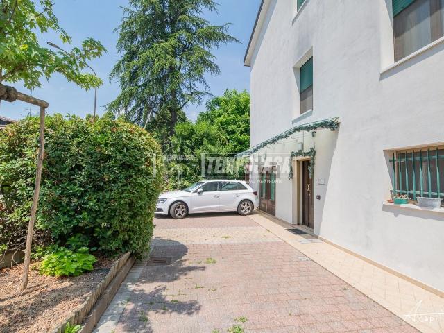 Villetta indipendente in vendita di 218 m² in Via Paolo Bentivoglio, 24