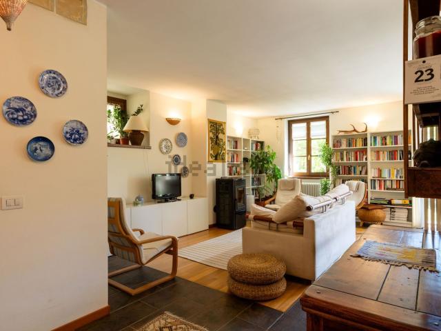 Villetta indipendente in vendita di 218 m² in Via Roma, 9