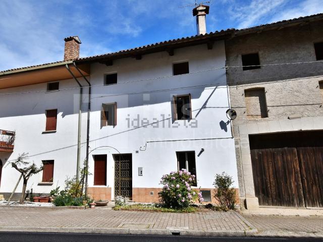 Villetta indipendente in vendita di 218 m² in Via Udine, 8
