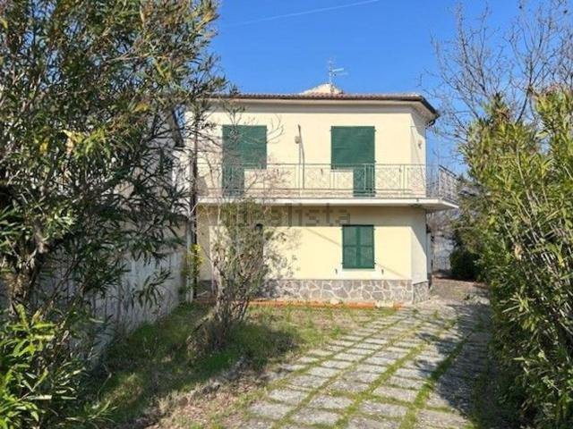 Villetta indipendente in vendita di 218 m² in Contrada Tofoli, 18