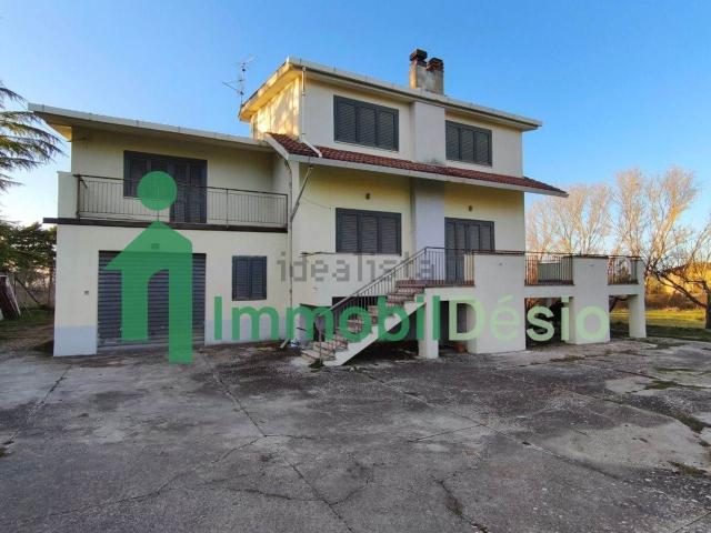 Villetta indipendente in vendita di 219 m²