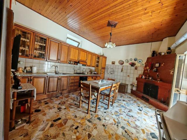 Villetta indipendente in vendita di 219 m² in Via Nino Bixio, 13